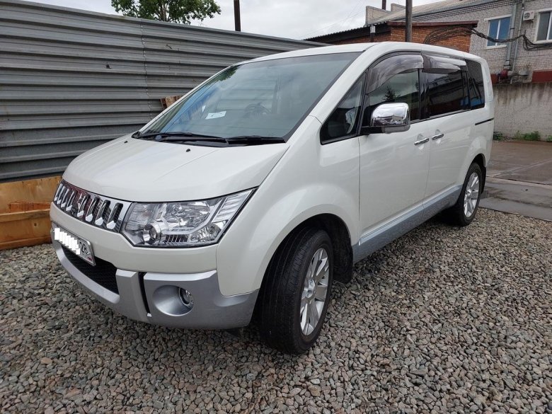 Mitsubishi delica d5 2007