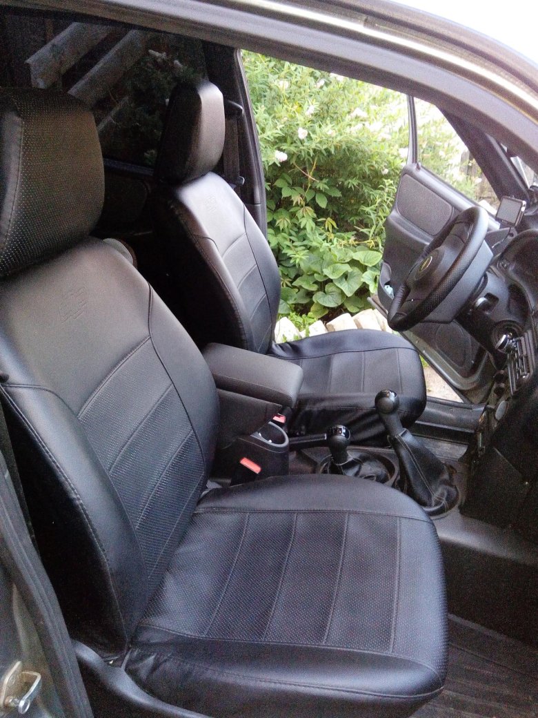 Чехлы на ниву шевроле