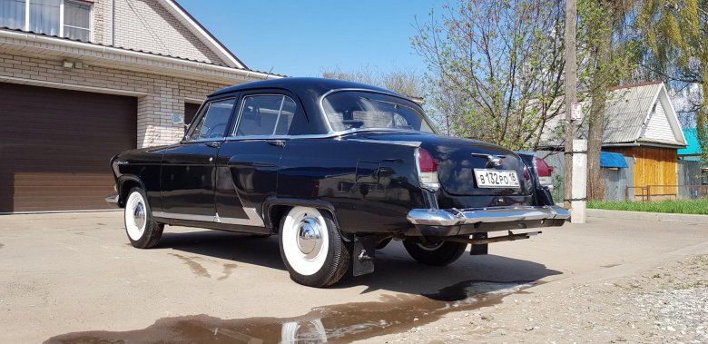 Газ 21 черная