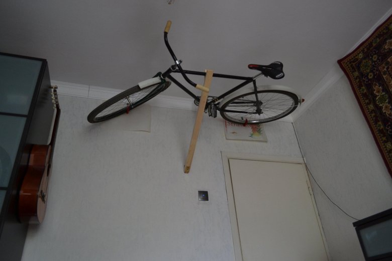 Велосипед на стену крепление