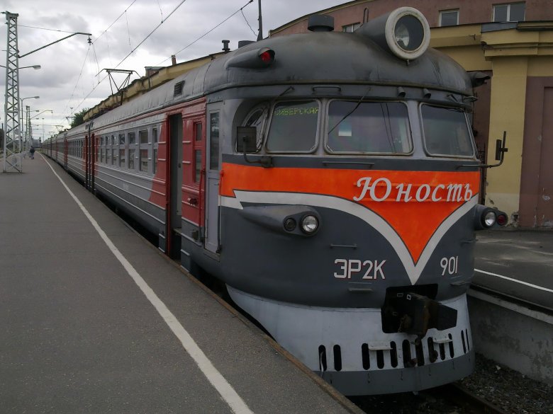 Электропоезд эр2 юность