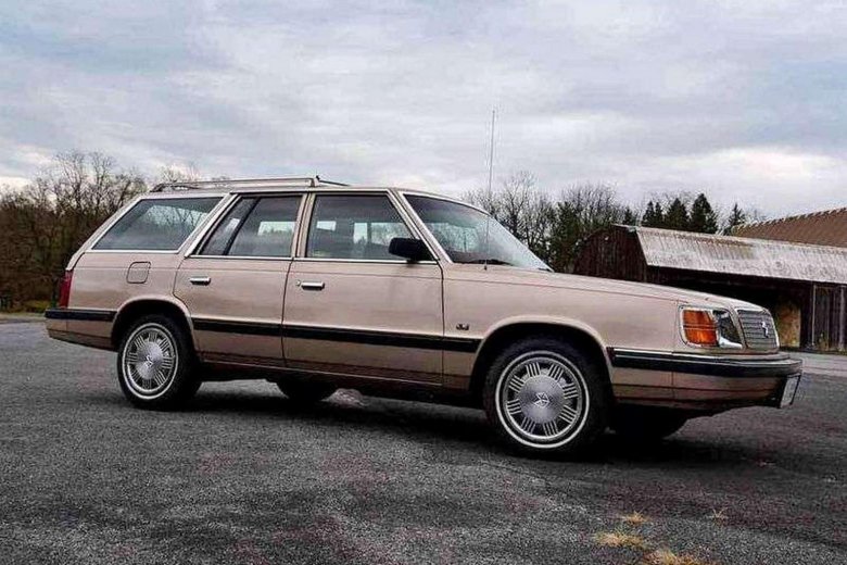 Chrysler lebaron town &amp; country wagon 1988