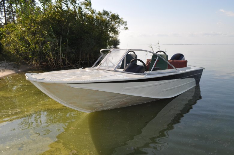 Моторная лодка днепр