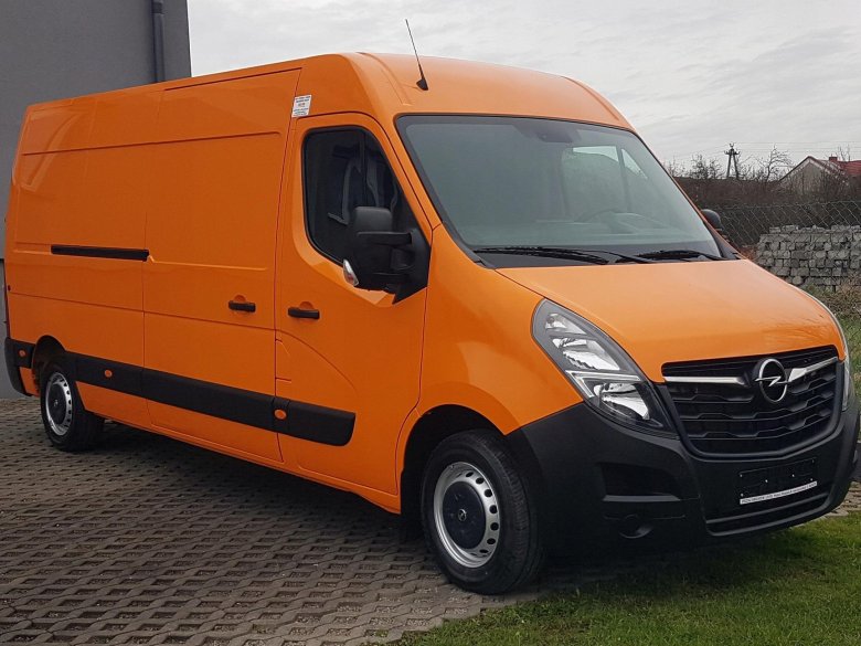 Цельнометаллические фургоны