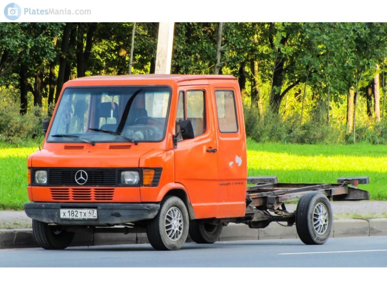 Мерседес бенц 208d бортовой