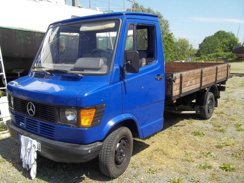 Мерседес бенц 207