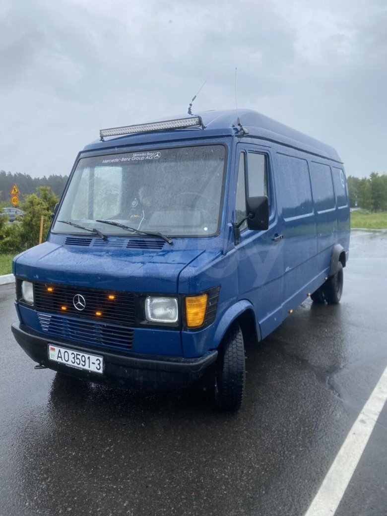 Мерседес бенц 208д