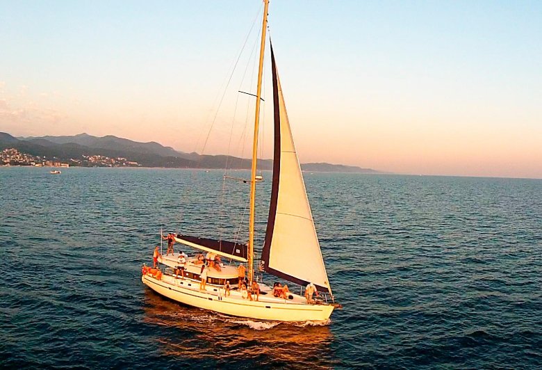 Яхта аксиния лазаревское