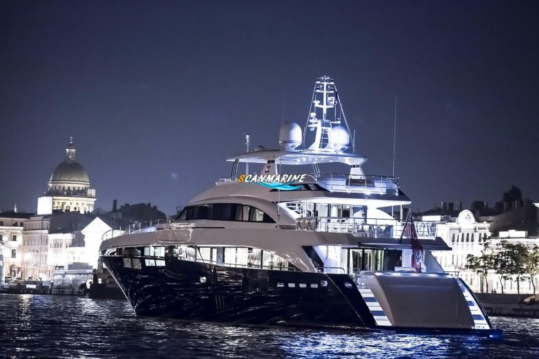 Роскошная яхта