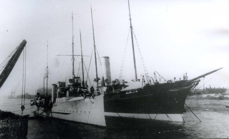 Эскадренный миноносец новик