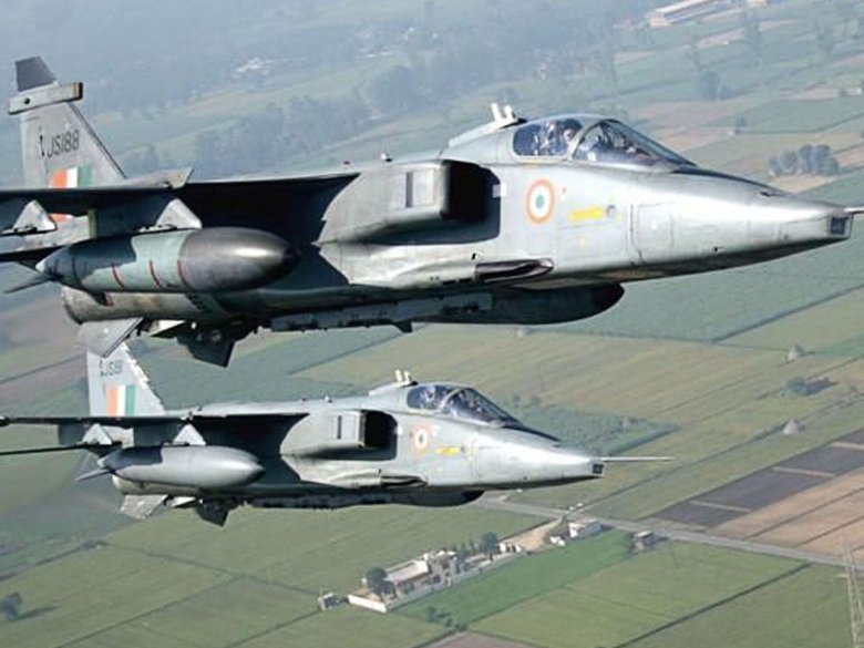 Истребитель бомбардировщик ягуар