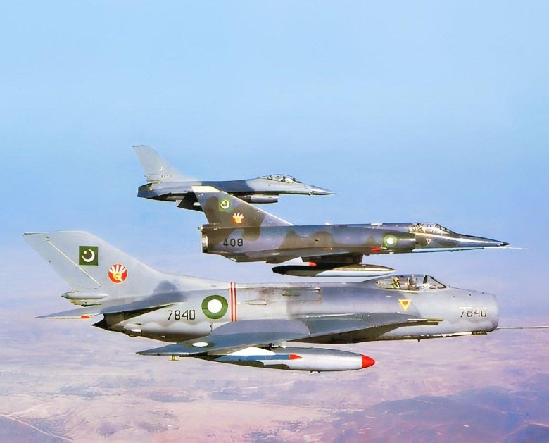 Миг 19 реактивный самолёт