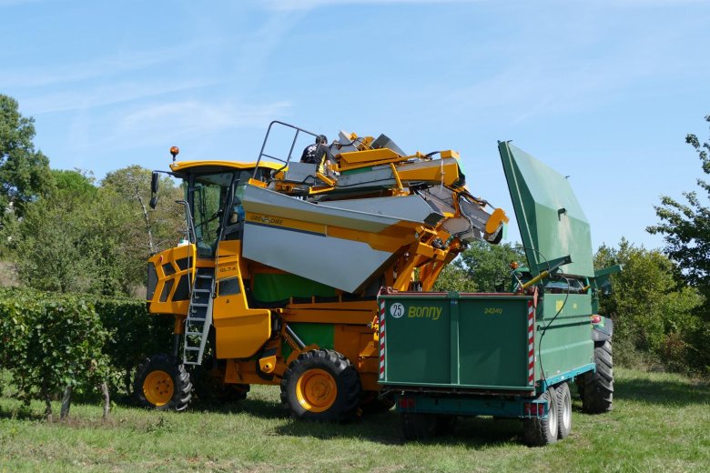 Виноградный комбайн