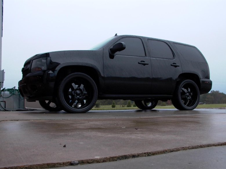 Chevrolet tahoe black