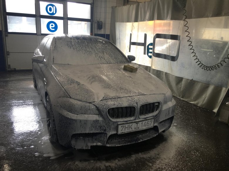 Bmw m5 f60 белый в мойке