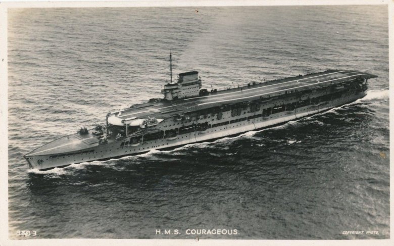 Британский авианосец арк ройал