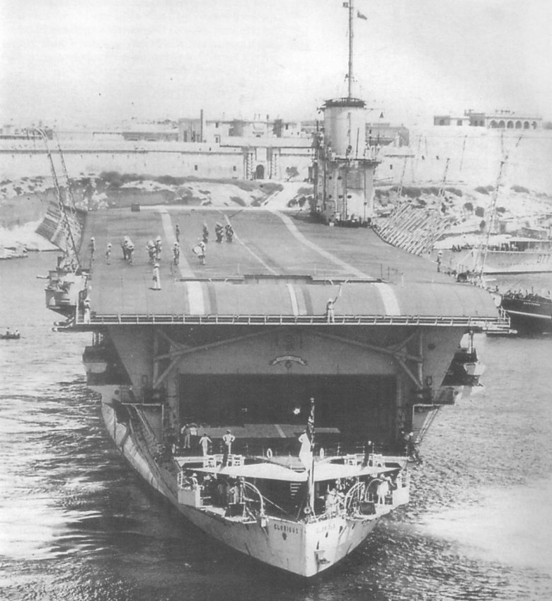 Британский авианосец \ глориес\