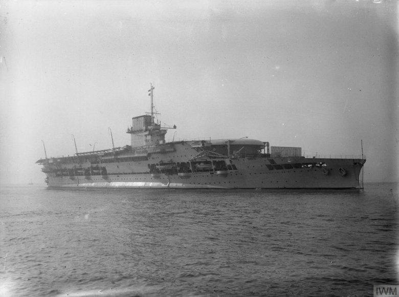 Французский авианосец беарн