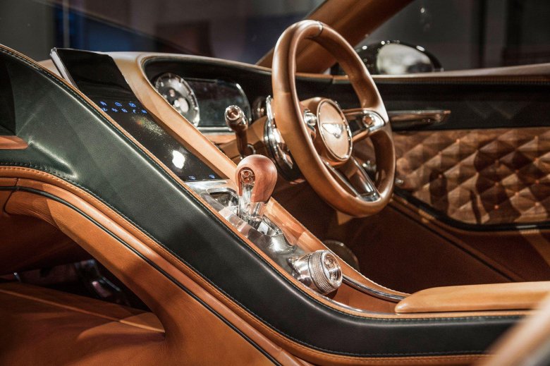 Bentley exp 10 speed 6 cabrio