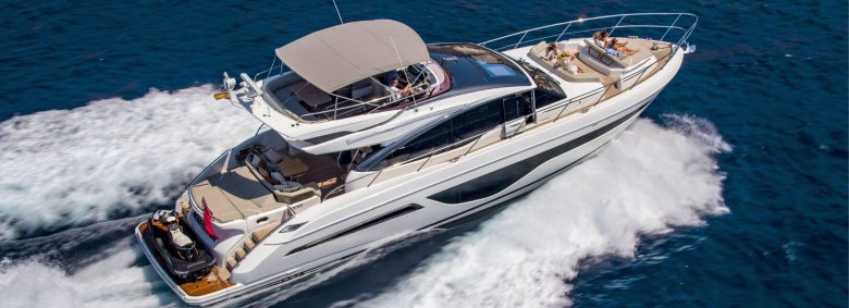 Моторная яхта