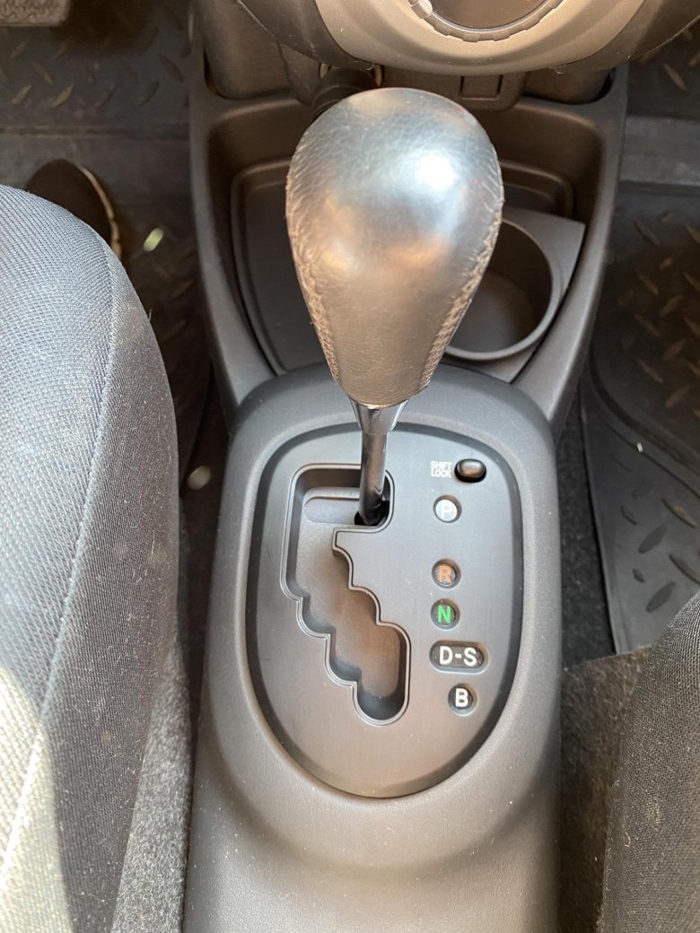 Toyota yaris селектор акпп