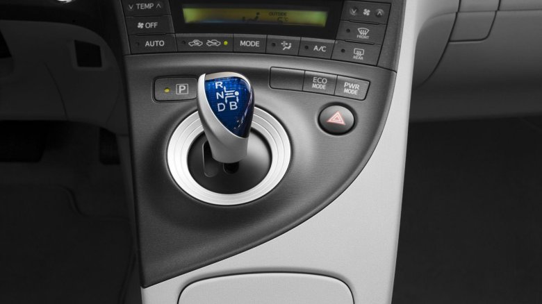 Тойота приус автомат