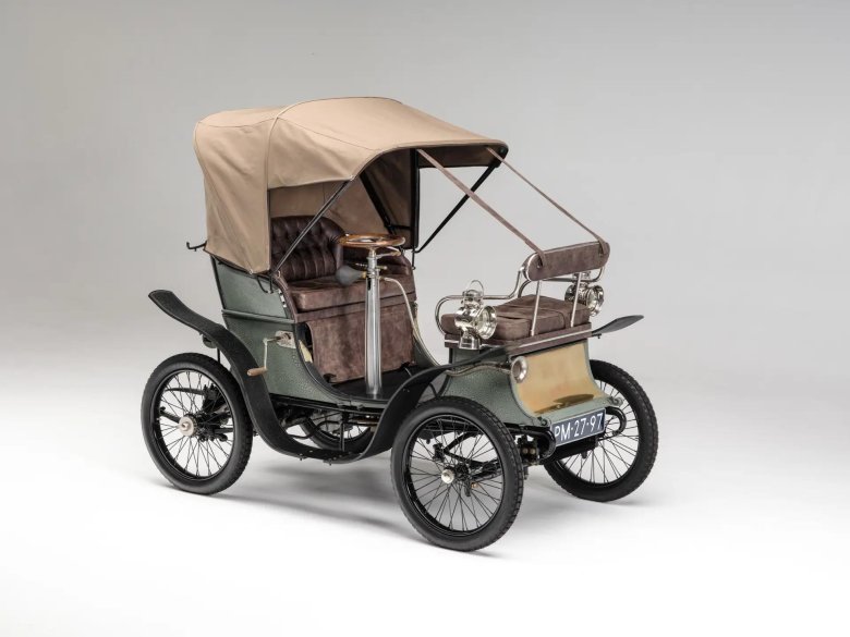 Автомобиль старый