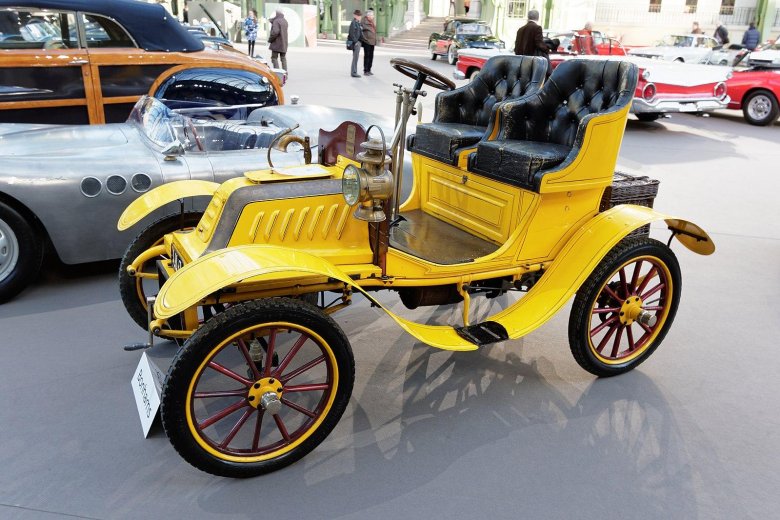 Renault voiturette 1cv