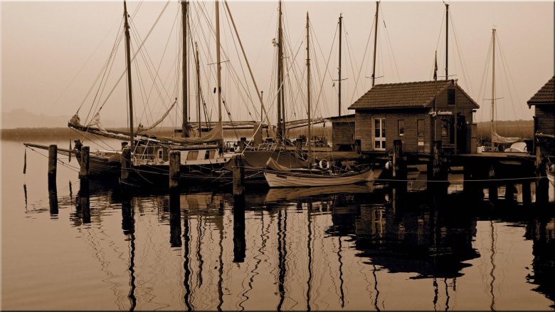 Лодка у причала