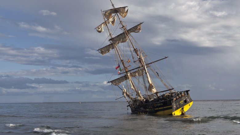 Фрегат штандарт петра 1