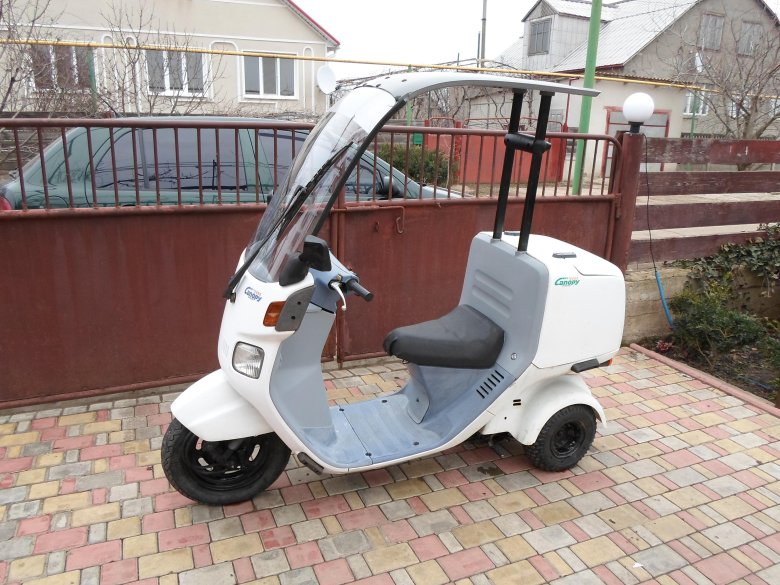 Скутер honda gyro canopy