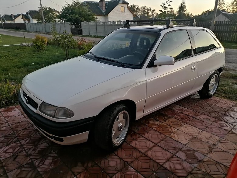 Opel astra 1996 хэтчбек