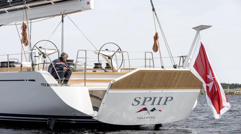 Парусная яхта фишер 34