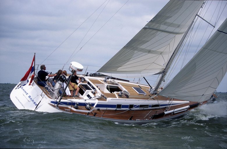 Яхта hallberg rassy 50
