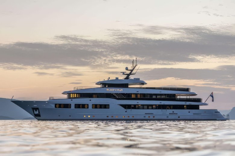 Роскошная яхта