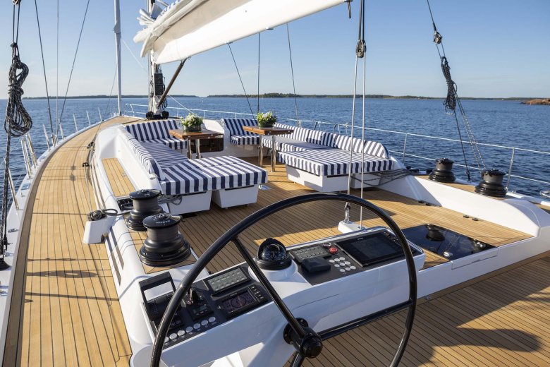 Парусная яхта