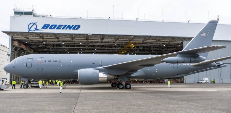 Самолет-заправщик kc-46 pegasus