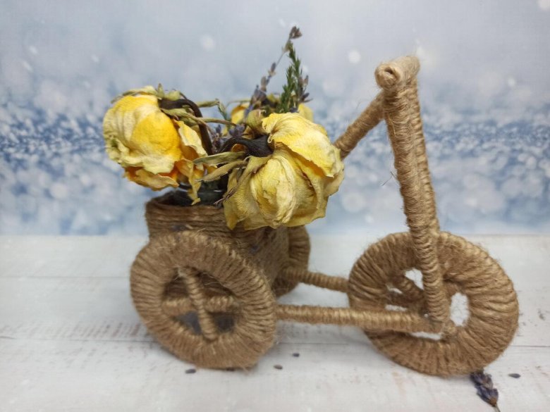 Декоративный велосипед из картона