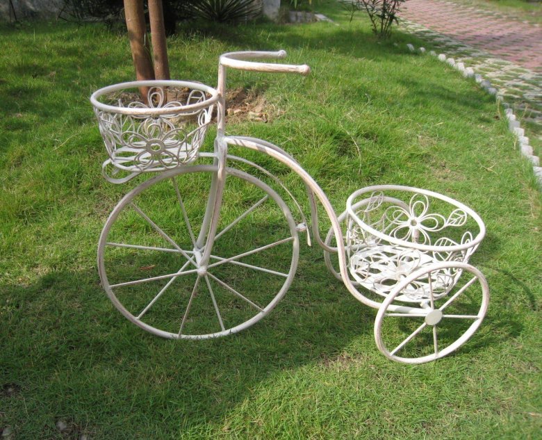 Декоративный велосипед для сада