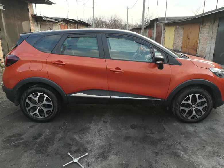 Renault kaptur 215 65 16