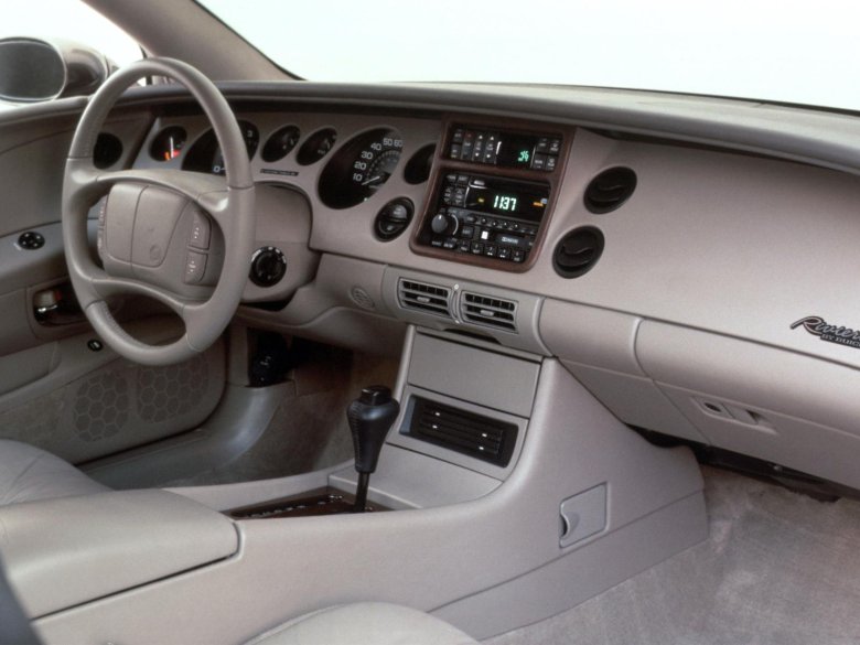 Buick riviera 1995 interior