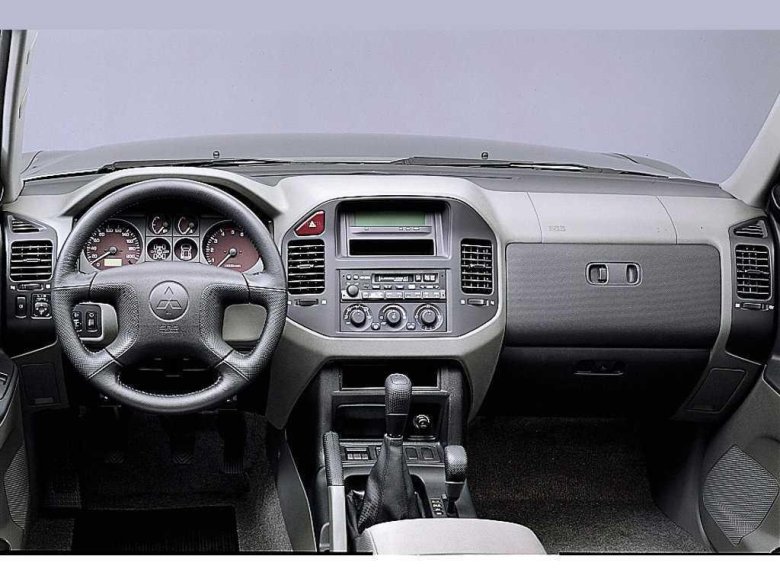 Митсубиси паджеро 3 поколения салон