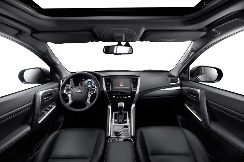 Новый митсубиси паджеро спорт салон