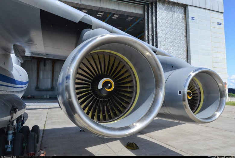 Двигатели самолета