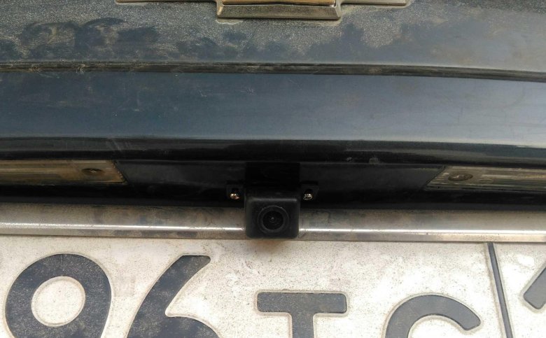 Установка камеры заднего вида на автомобиль