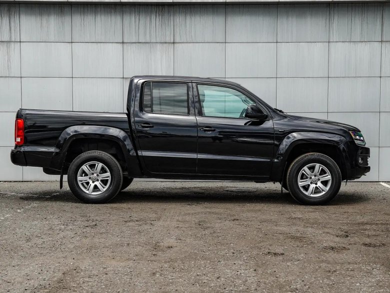 Фольксваген амарок 2013чёрная