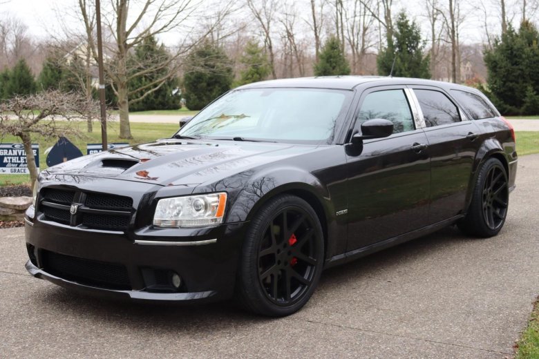 Dodge magnum srt8