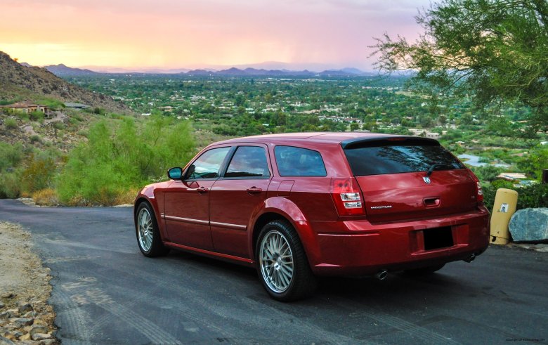 Додж магнум 2005