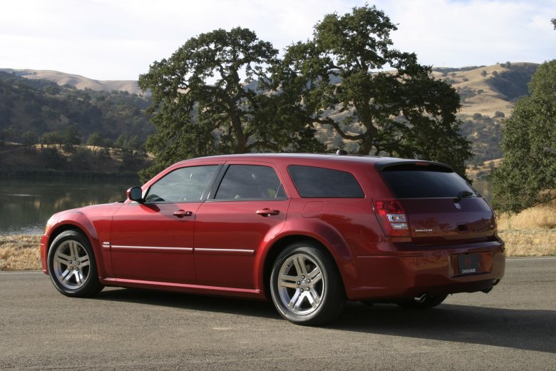 Dodge magnum rt 2005