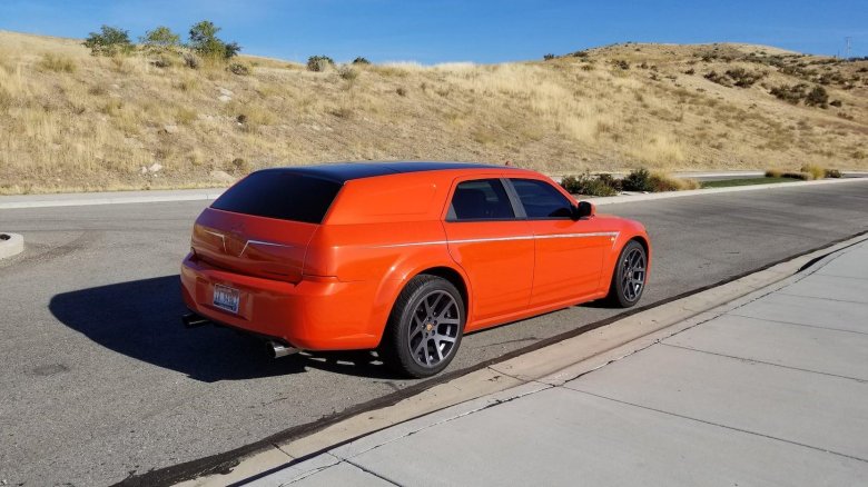 Додж магнум универсал